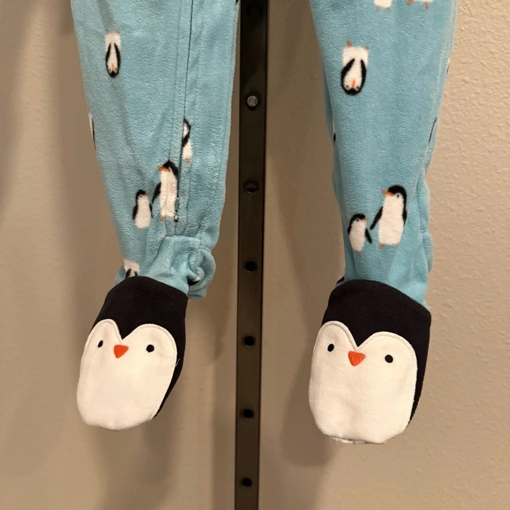 NWT Carters fleece “penguins” sleeper with two-way zipper size 24 months